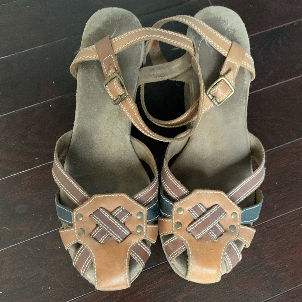 American Eagle wedge shoes